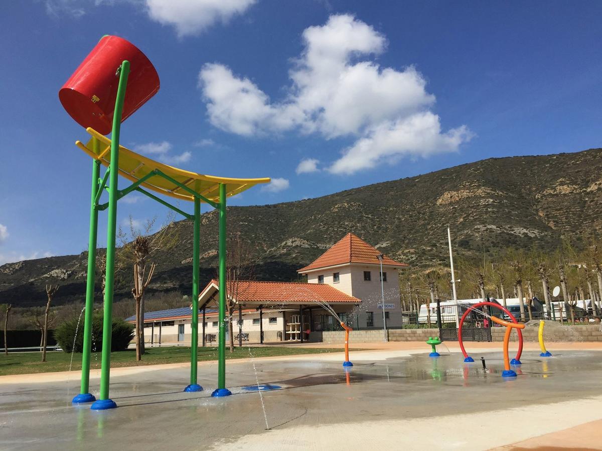 La Noguera Camping Sant Llorenç de Montgai Exterior foto